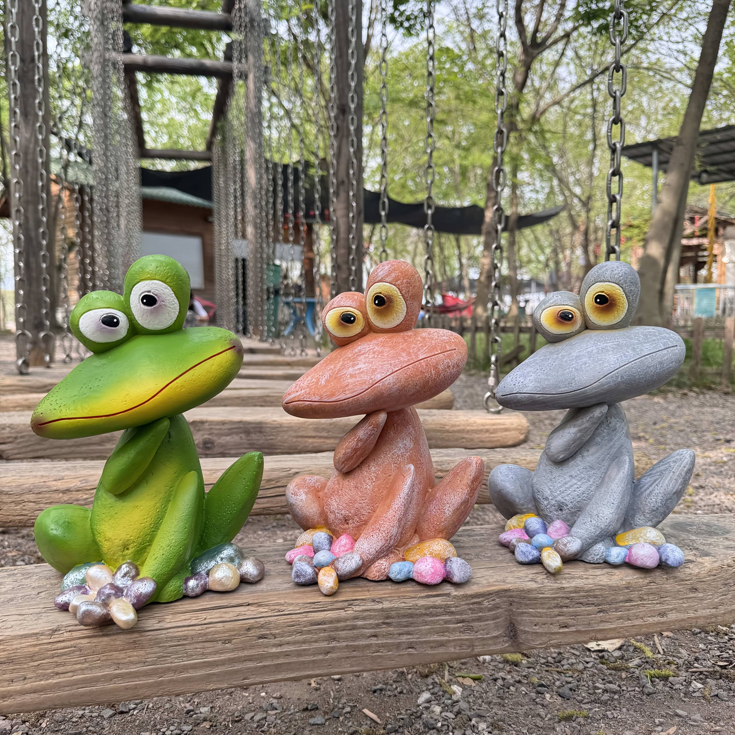 [Charming Frog] Rustic Resin Charming Frog Statues | Unique Outdoor Yard Accent, Cute Patio Embellishments, Mother's Day Gift, No Battery Required, Frog Garden Deco